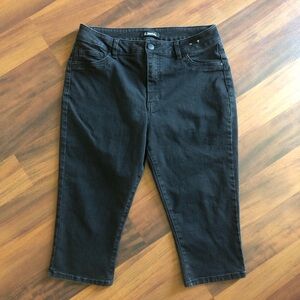 Stretchy capri jeggings